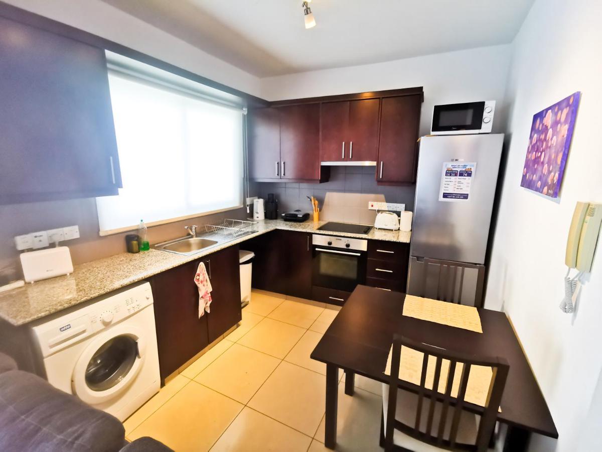 Promenade Breeze City Apartment Larnaka Exterior foto